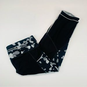 Athleta leggings Leopard Be Free Knicker leggings gray yoga pants women size S